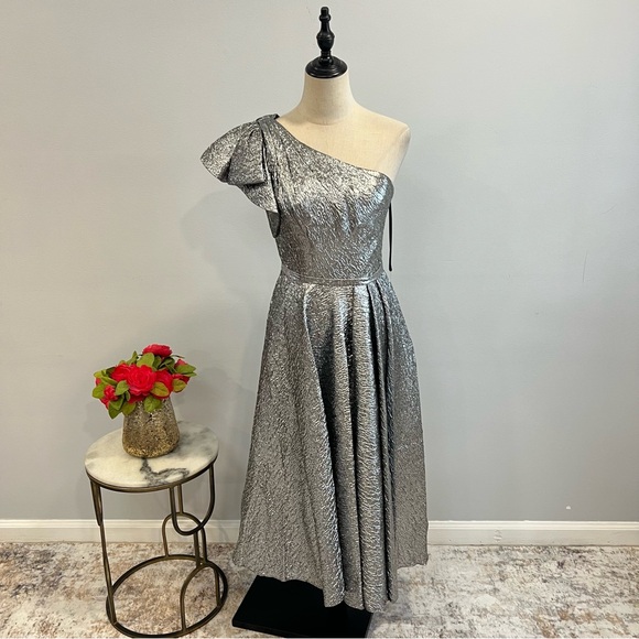Mac Duggal Metallic Silver Brocade One Shoulder Bow Tea Length Dress - Reemoly